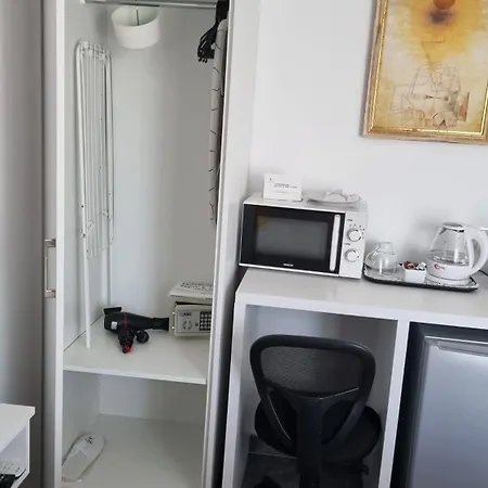 Art & Wine Boutique 拉纳卡