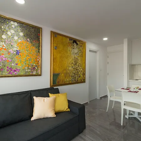 Art & Wine Boutique 拉纳卡