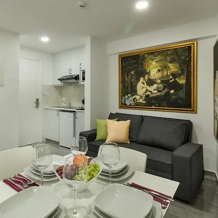 Art & Wine Boutique 公寓式酒店 拉纳卡