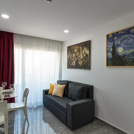 公寓式酒店 Art & Wine Boutique 拉纳卡