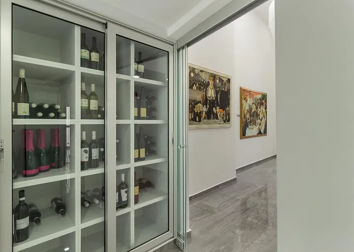 Art & Wine Boutique 4*