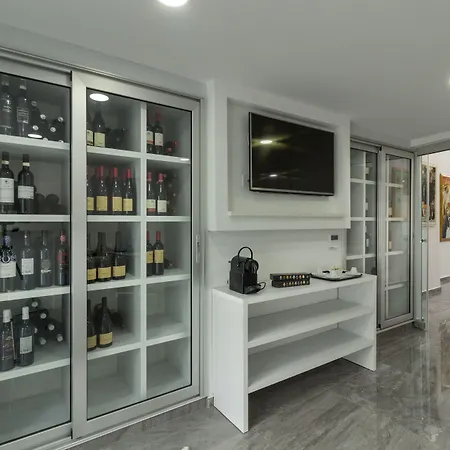 Art & Wine Boutique Apartmanhotel Lárnaka