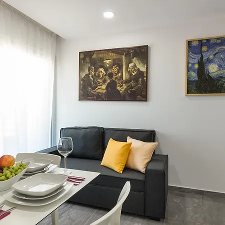 Art & Wine Boutique לרנקה