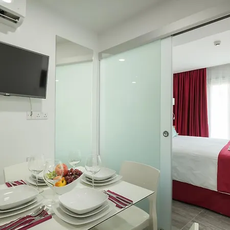Art & Wine Boutique Aparthotel 3*