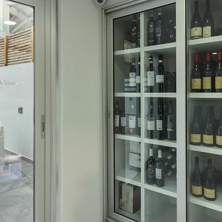 Art & Wine Boutique