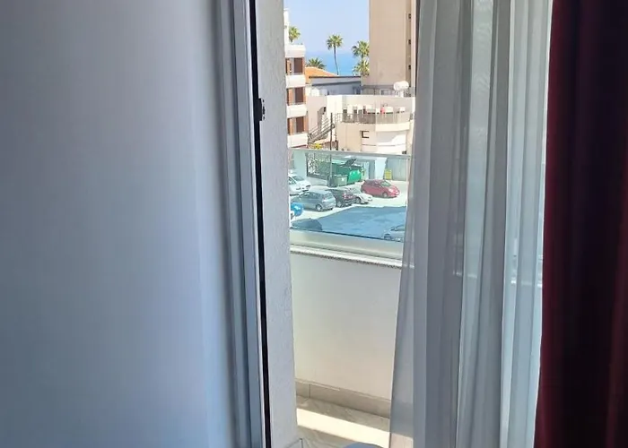 Art & Wine Boutique Lägenhetshotell Larnaca