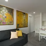 Art & Wine Boutique 拉纳卡
