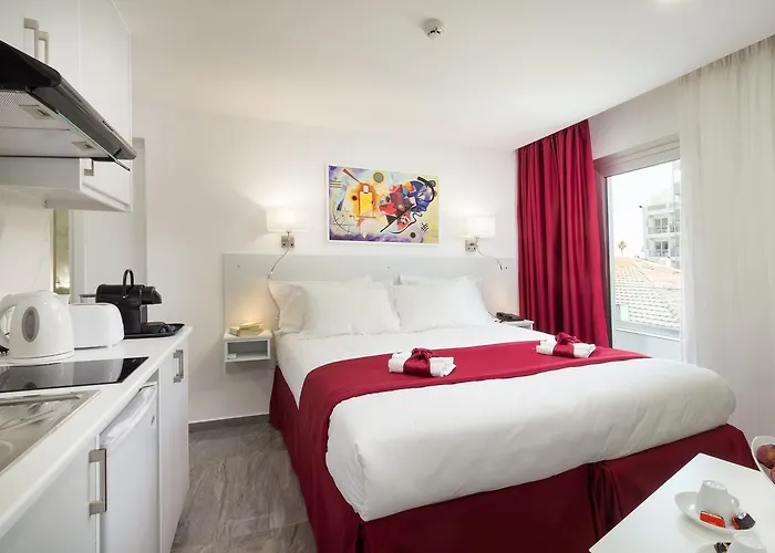 Art & Wine Boutique Hotel de apartamente Larnaca